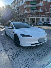 TESLA Model 3 NV35 RWD Premium