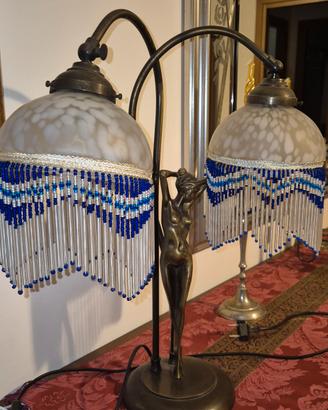 lampada ottone con scultura donna nuda