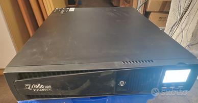 UPS Riello VSD 3000VA A5 con accessori rack