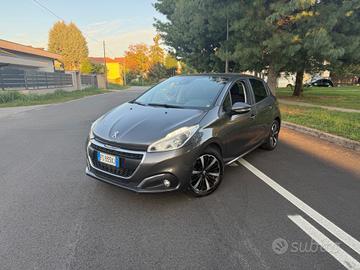 Peugeot 208 PureTech 82 Stop&Start 5 porte Signatu