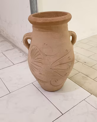 anfora in terracotta con manici laterali 