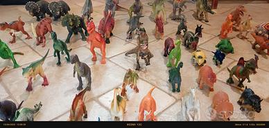 dinosauri giocattolo 
