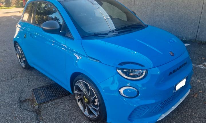 Abarth 500e Scorpionissima