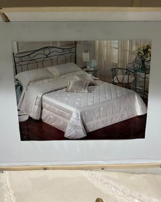 Completo letto - trapunta con cuscini e lenzuola