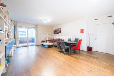 SPLENDIDO QUADRILOCALE DI 140 MQ CON TERRAZZI!