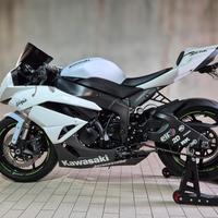 Kawasaki ZX6R/Permuto Usato 