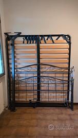 Letto in ferro battuto stile argento