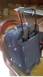 valigia. marca ROBERTA DI  CAMERINO. 