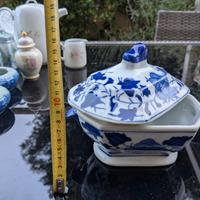 vaso di porcellana con posacenere di porcellana 