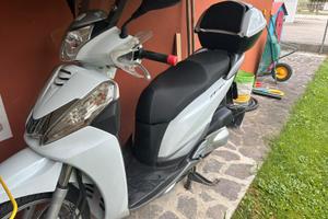 Scooter SH 300 i abs