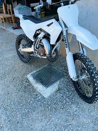 HUSQVARNA TC 85