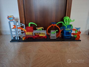 Hot Wheels City Mega Autolavaggio Color Reveal