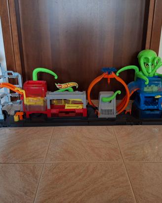 Hot Wheels City Mega Autolavaggio Color Reveal