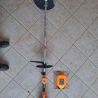 Decespugliatore a batteria 40V