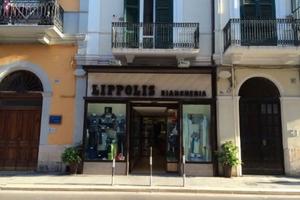 Locale commerciale zona centro Bari