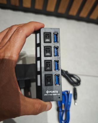 Hub USB 3.0 4 Porte + Alimentatore con Interruttor