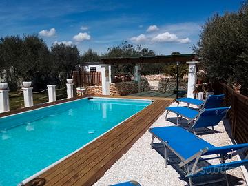 Antico trullo con piscina