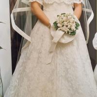 Abito da sposa in pizzo sangallo