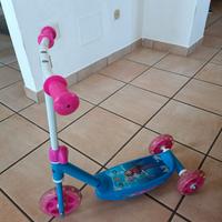 Monopattino Frozen a tre ruote