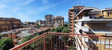 2 LOCALI A LADISPOLI