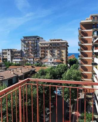 2 LOCALI A LADISPOLI