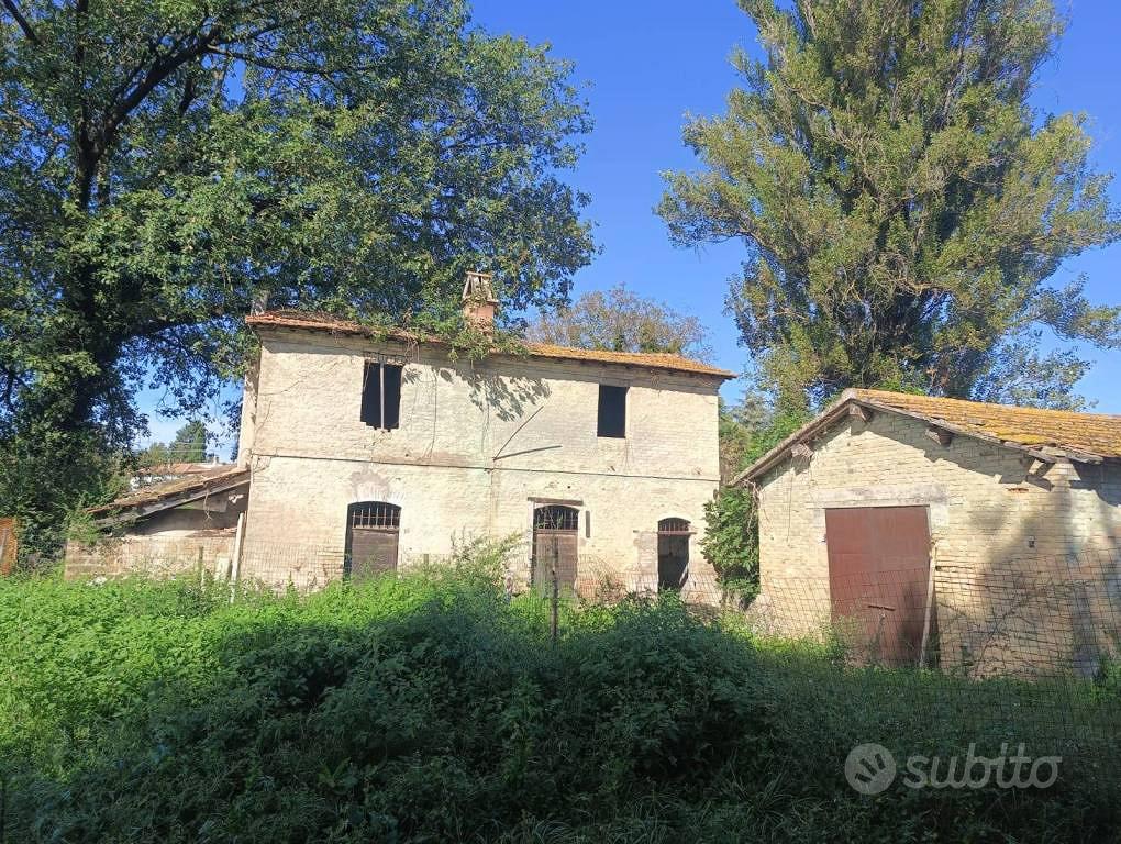 Rustico / Casale di 119 m² con 5 locali e box auto - Vista 4