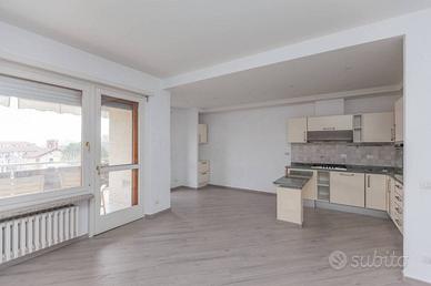 Appartamento di 85 m² con 3 locali e box auto a Ca