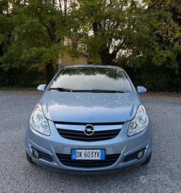 Opel Corsa 1.2 5 porte Cosmo