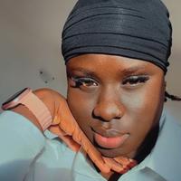 Cameriera di sala o ai piani o badante