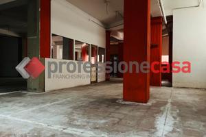 Viale Mario Rapisardi - bottega + deposito