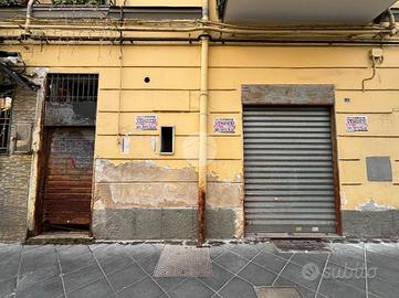 NEGOZIO A NAPOLI