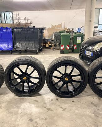 gomme e cerchi porsche cayenne da 22