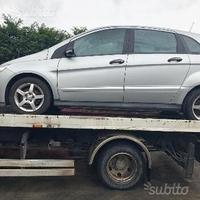 Classe a 180 anno 2010 ricambi