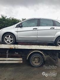 Classe a 180 anno 2010 ricambi