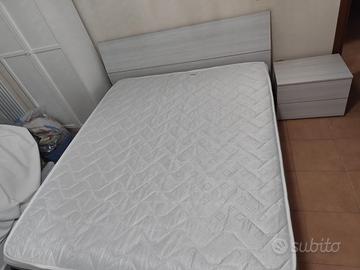 Letto matrimoniale contenitore  con materasso
