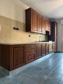 Cucina in legno massello