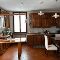 Cucina in legno top in marmo