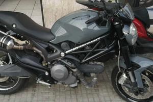 Monster 696+