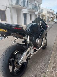 Honda CBR 1000 rr 