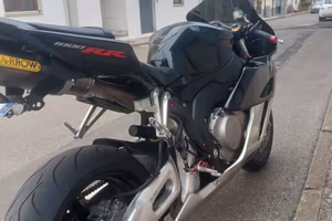 Honda CBR 1000 rr 