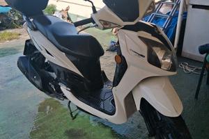 scooter cc 125 modello sr ruote 16"