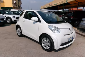 Toyota iQ 1.0 LOUNGE CVT AUTOMATICA NAVIGATORE *PE