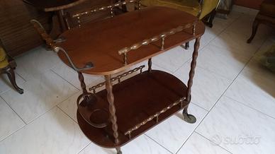 Carrello in legno con ruote