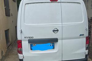 furgone Nissan nv200