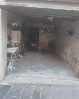 Garage con cantina