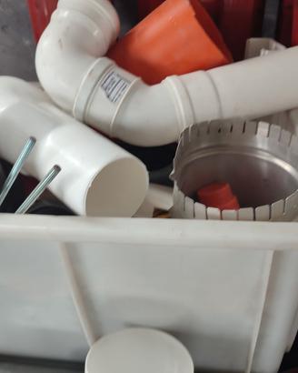 curve e raccordi tubi in plastica idrici