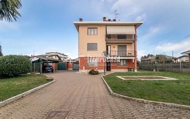 PORZIONE DI BIFAMILIARE CON TAVERNA, GIARDINO, TER