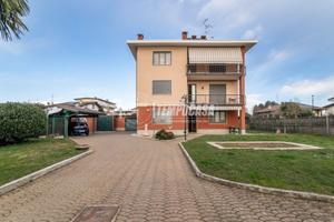 PORZIONE DI BIFAMILIARE CON TAVERNA, GIARDINO, TER