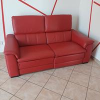 divano in pelle rosso/mattone