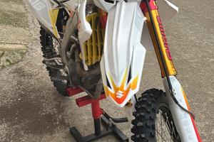 Suzuki Valenti RM-Z 450 - 2019